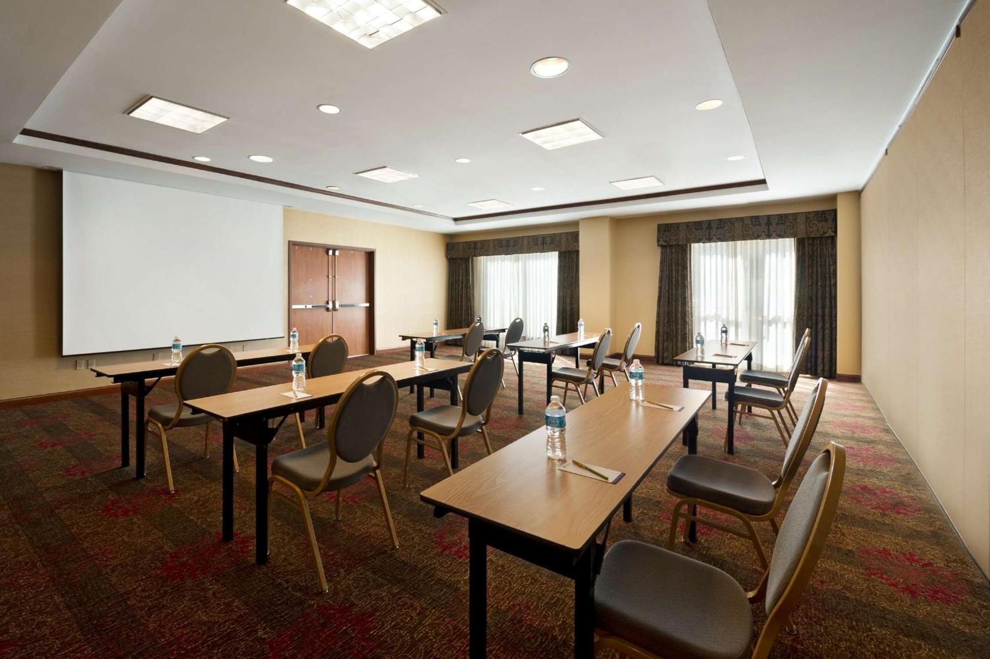 Hilton Garden Inn Houston/Зе-Вудлендс Экстерьер фото