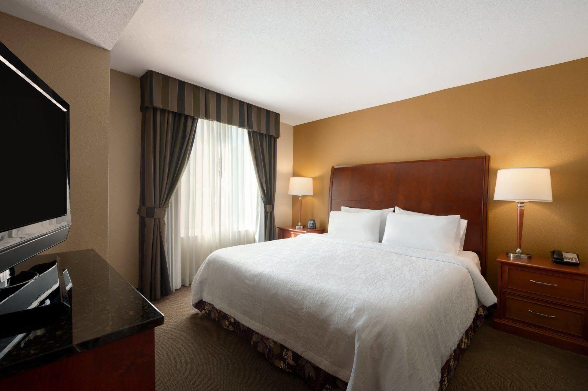Hilton Garden Inn Houston/Зе-Вудлендс Экстерьер фото