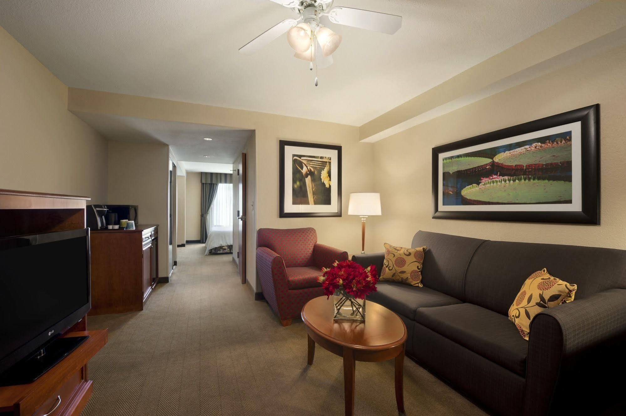 Hilton Garden Inn Houston/Зе-Вудлендс Экстерьер фото